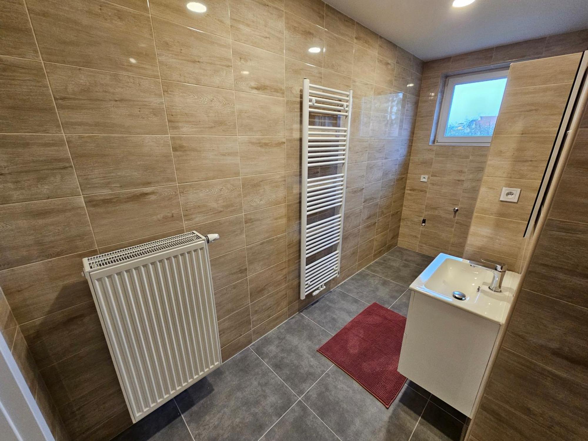 Slunny Byt V Klidne Casti Hradce Kralove - Zahrada, Parkovani Zdarma Hradec Kralove Ngoại thất bức ảnh